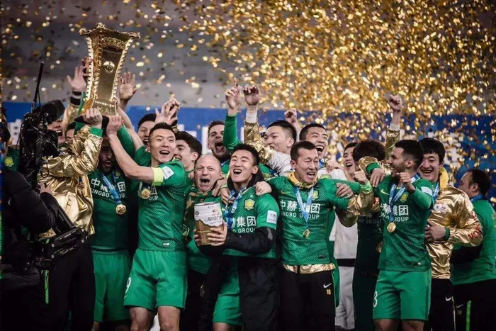 包含西班牙劲旅签下尼日利亚新生代球星的词条