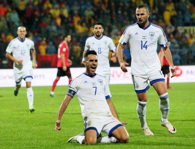 关于阿姆斯特丹球队客场大败，客场突围难以实现的信息