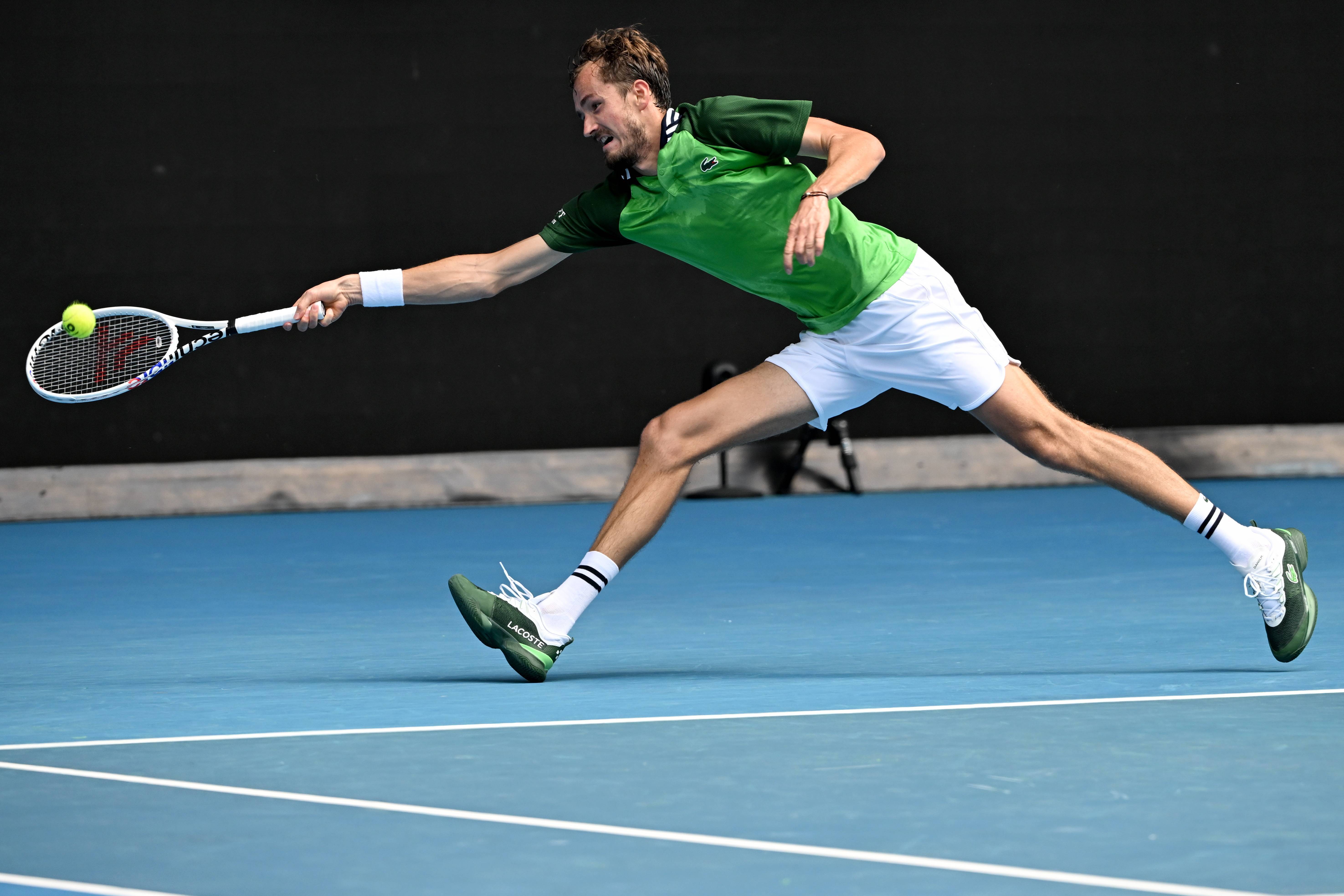 关于美国网球队险胜英国网球队，梅德韦杰夫惊艳世界的信息