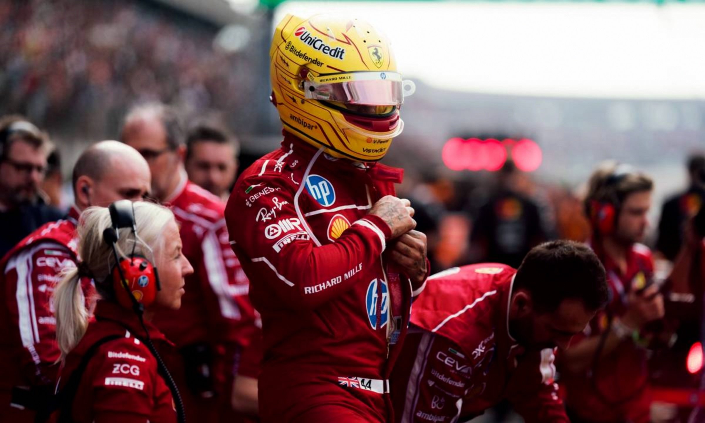 包含法拉利横扫梅赛德斯，拉塞尔扛起全队的词条