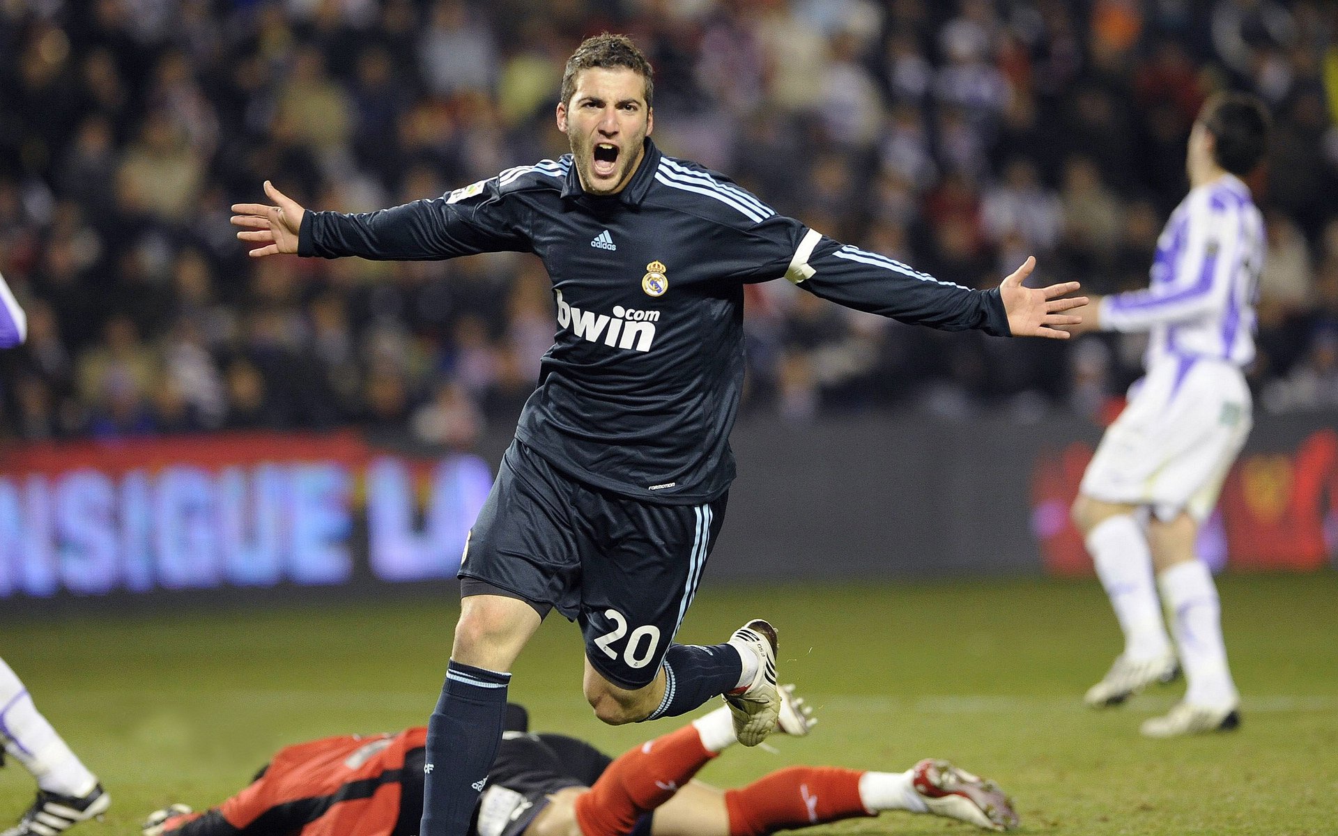 绝境逢生！墨西哥末节神奇逆转多特蒙德，老将戈麦斯加时赛一剑封喉