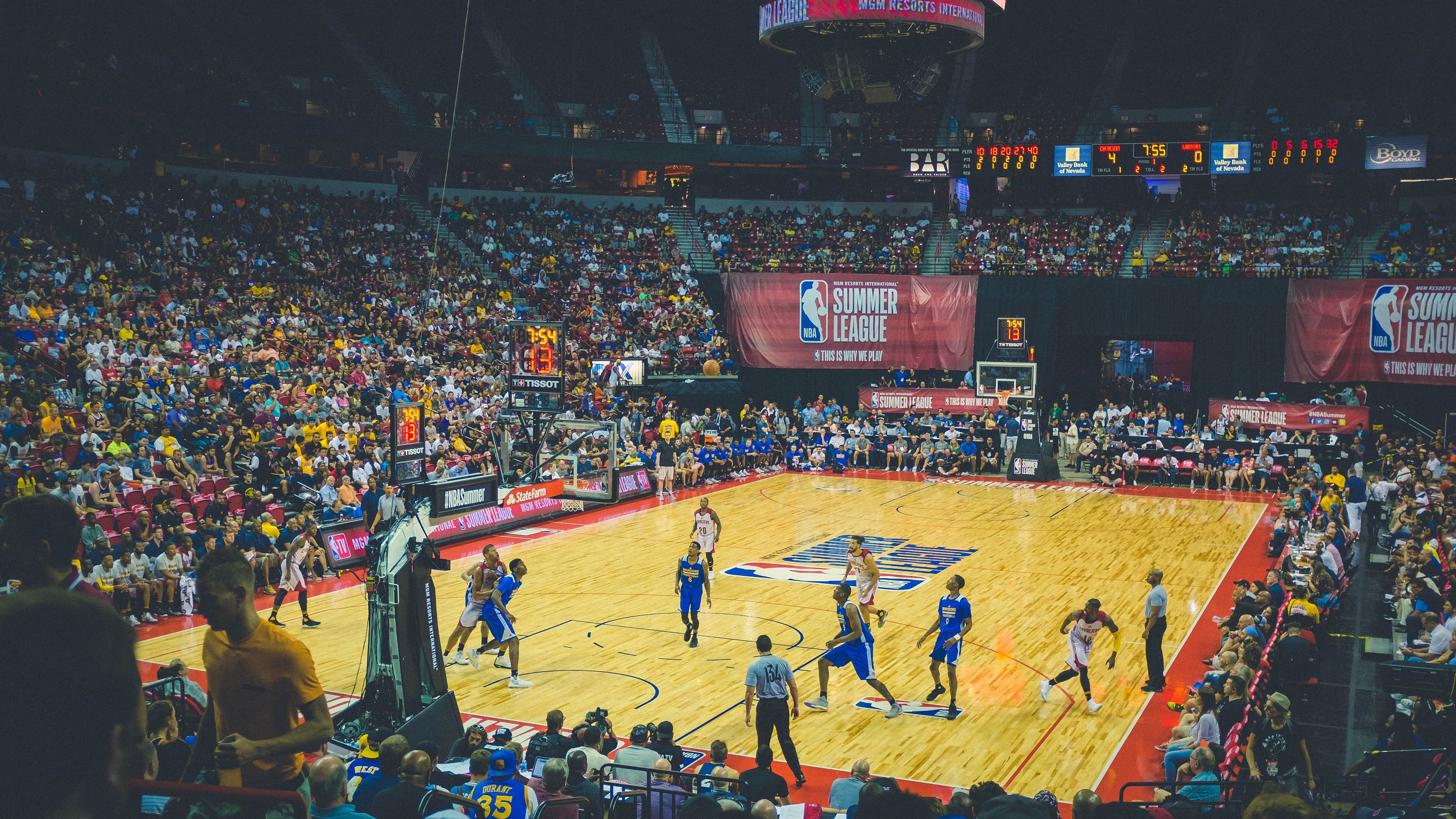 东决关键战之夜，字母哥展现巨星价值